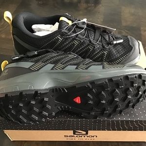 Boys Salomon XA Pro V8 shoes size 5 (US)